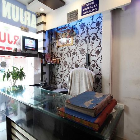 Hotel Arjun Ню Делхи Екстериор снимка