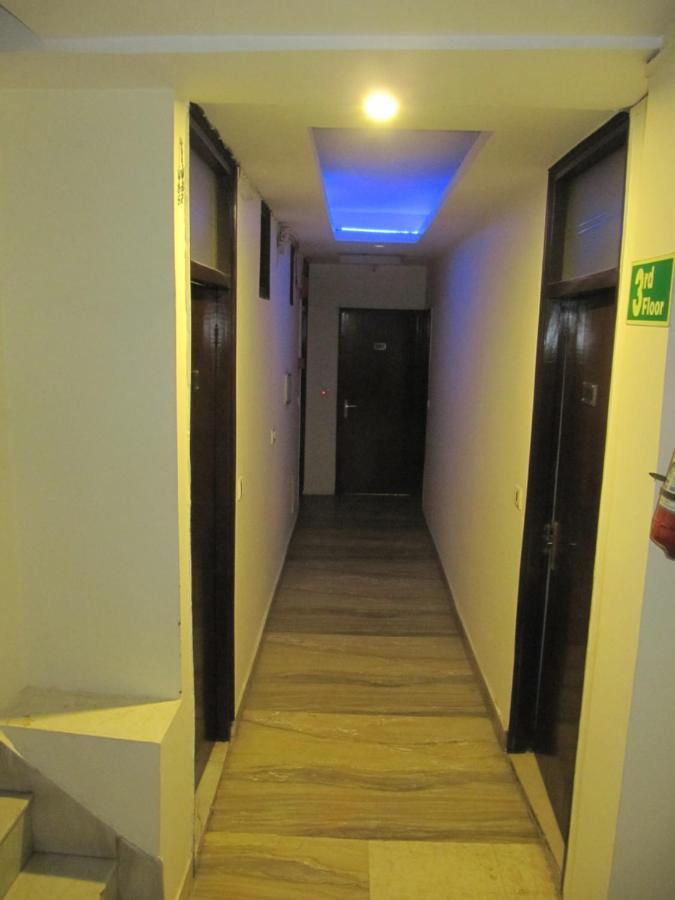 Hotel Arjun Ню Делхи Екстериор снимка
