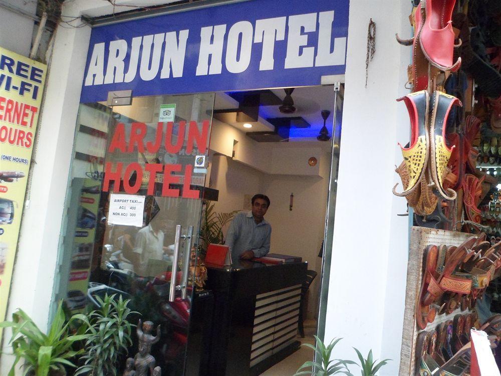 Hotel Arjun Ню Делхи Екстериор снимка