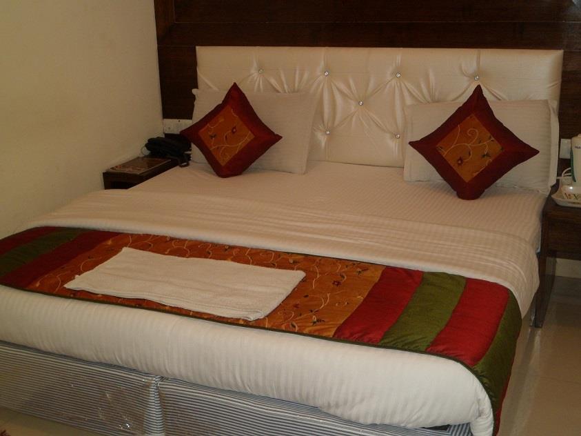 Hotel Arjun Ню Делхи Екстериор снимка