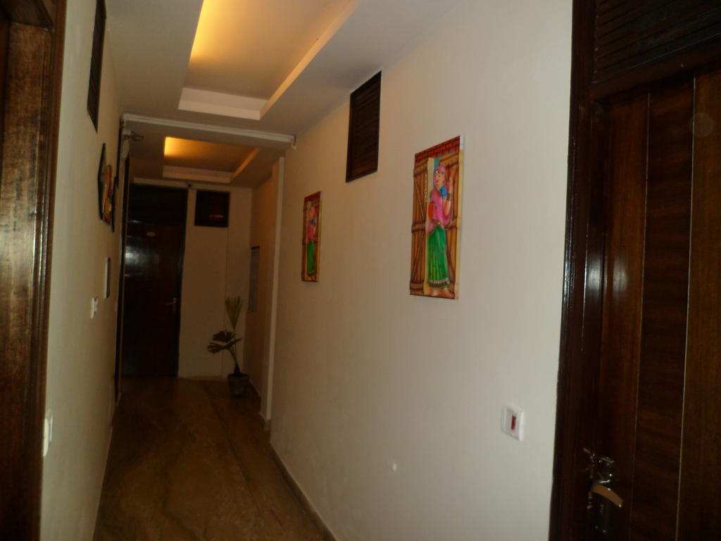 Hotel Arjun Ню Делхи Екстериор снимка