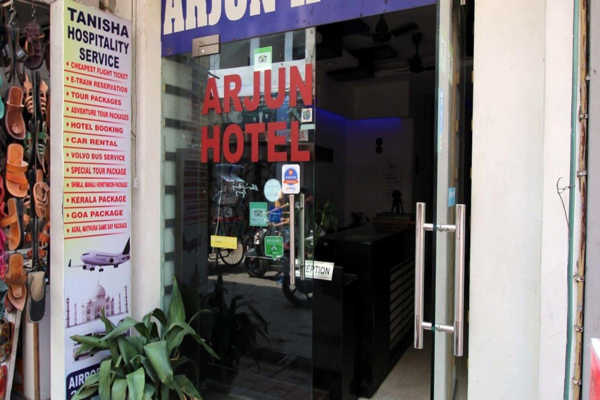 Hotel Arjun Ню Делхи Екстериор снимка